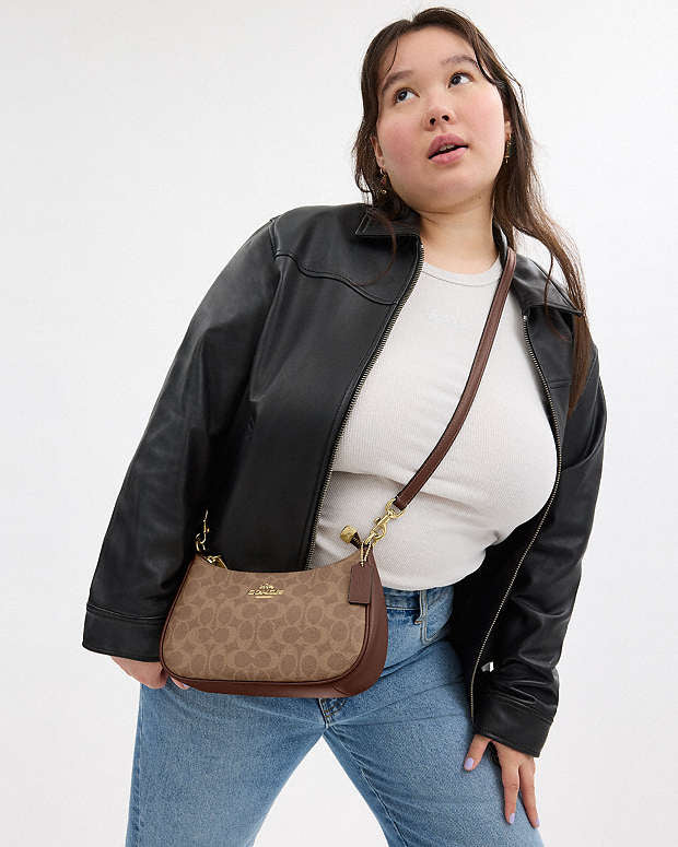 Coach Teri Shoulder Bag In Signature Canvas