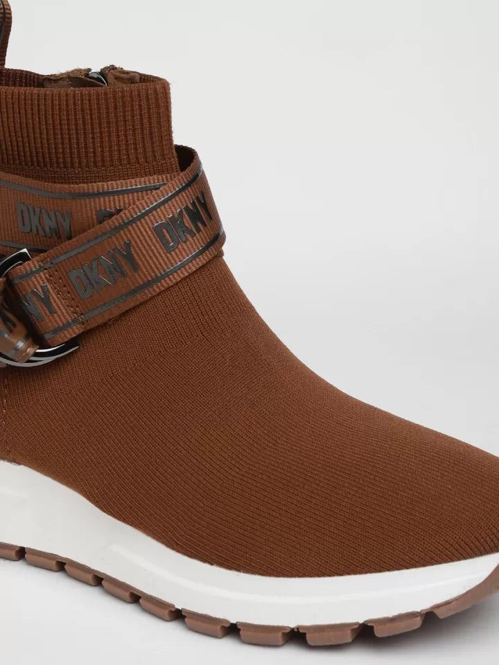 DKNY Miley Slip On Sneakers in brown 7.5M