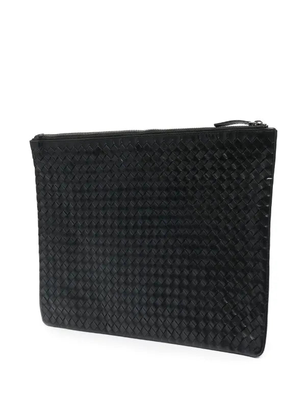 DRAGON DIFFUSION
A4 woven clutch bag in black