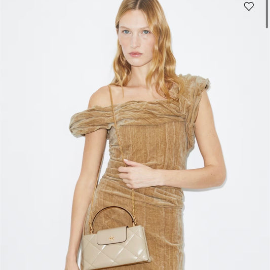 TORY BURCH KIRA DIAMOND QUILT TOP-HANDLE BAG IN LIGHT STONE