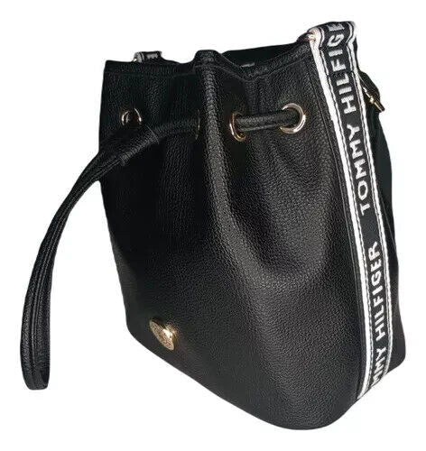 Tommy Hilfiger Women's Bucket Bag in Black
