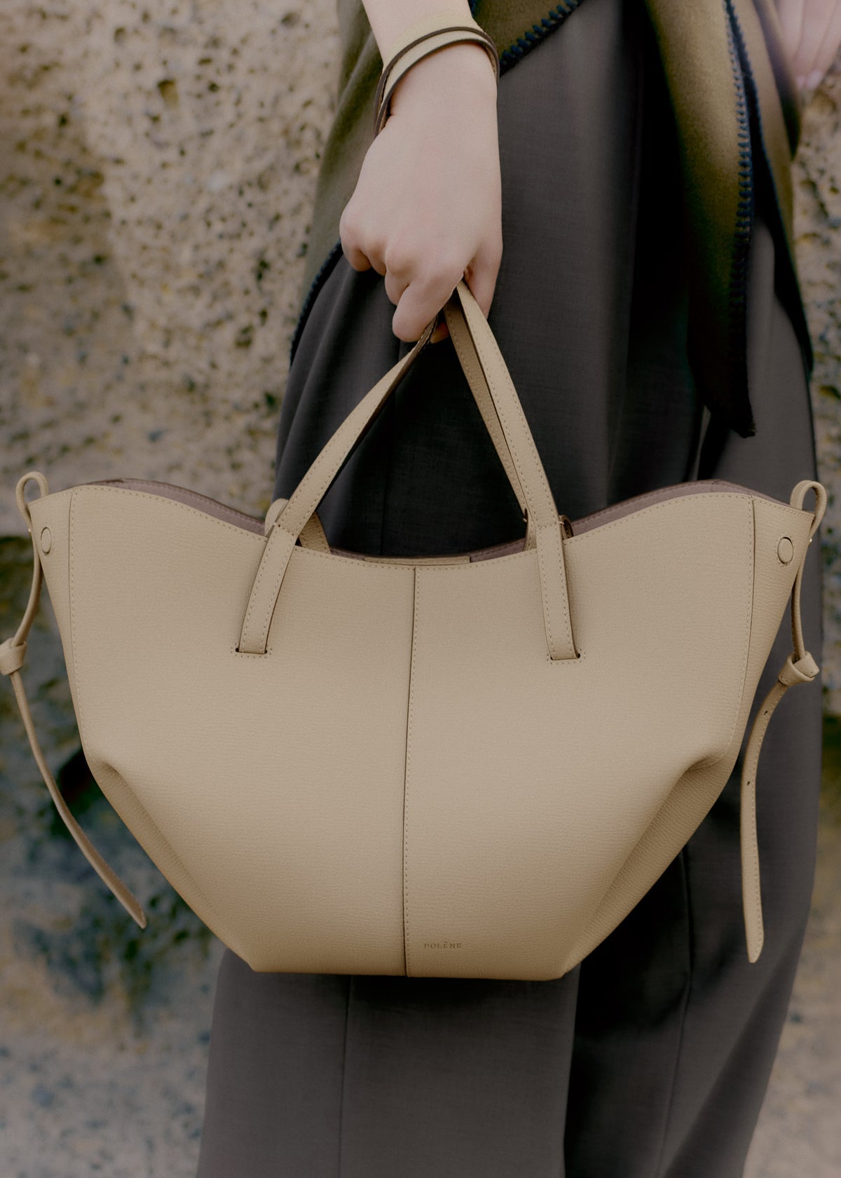 Polene Cyme Mini
EDITION TEXTURED SAND