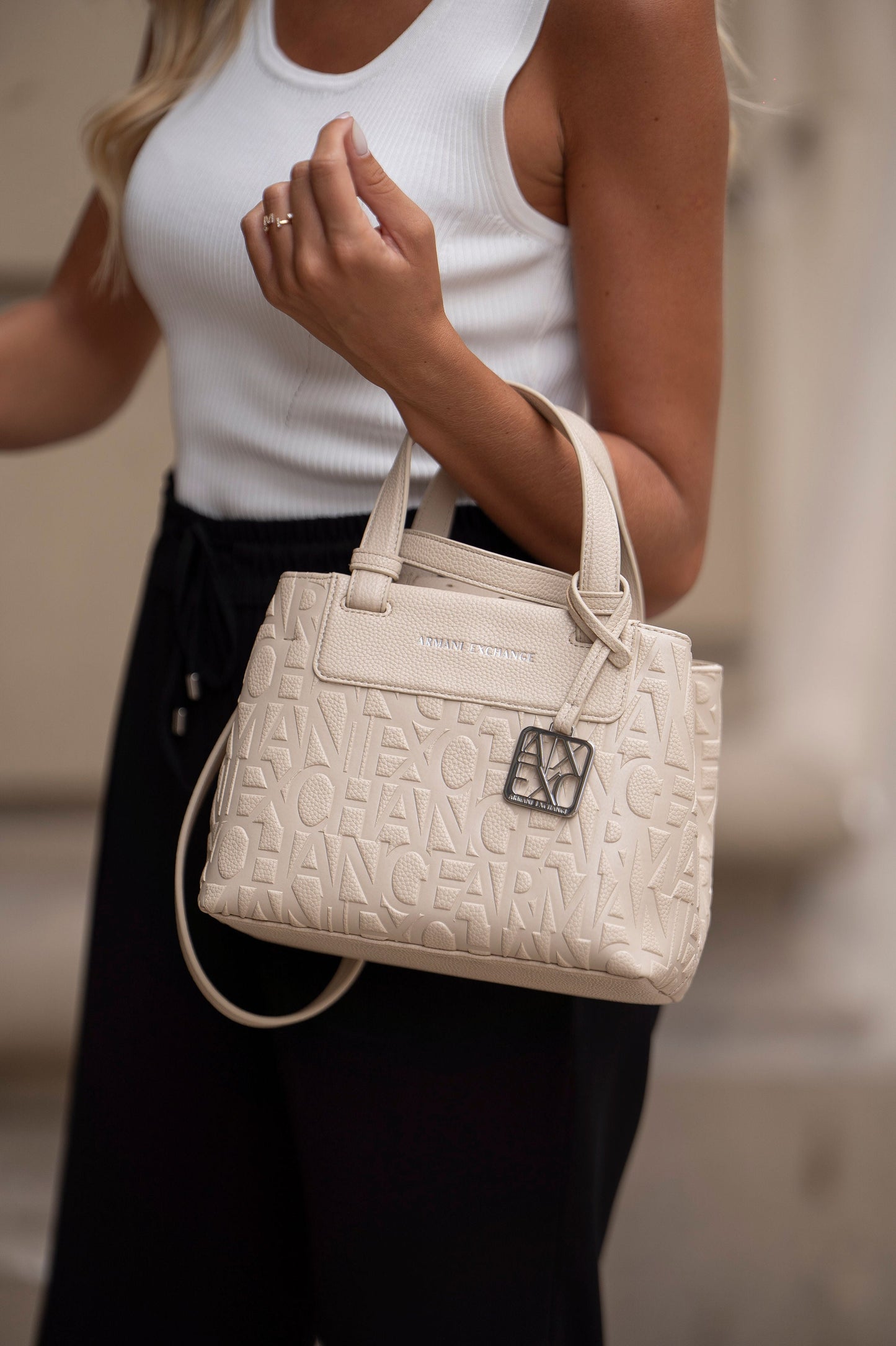 Armani Exchange
Liz Monogram S Handbag imitation leather coconut shell