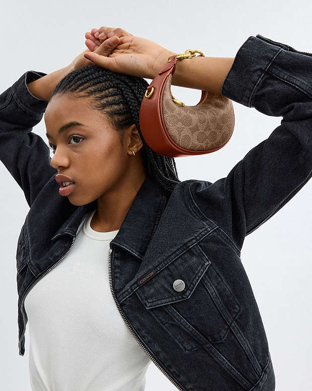 Coach Jonie Bag In Signature Canvas
