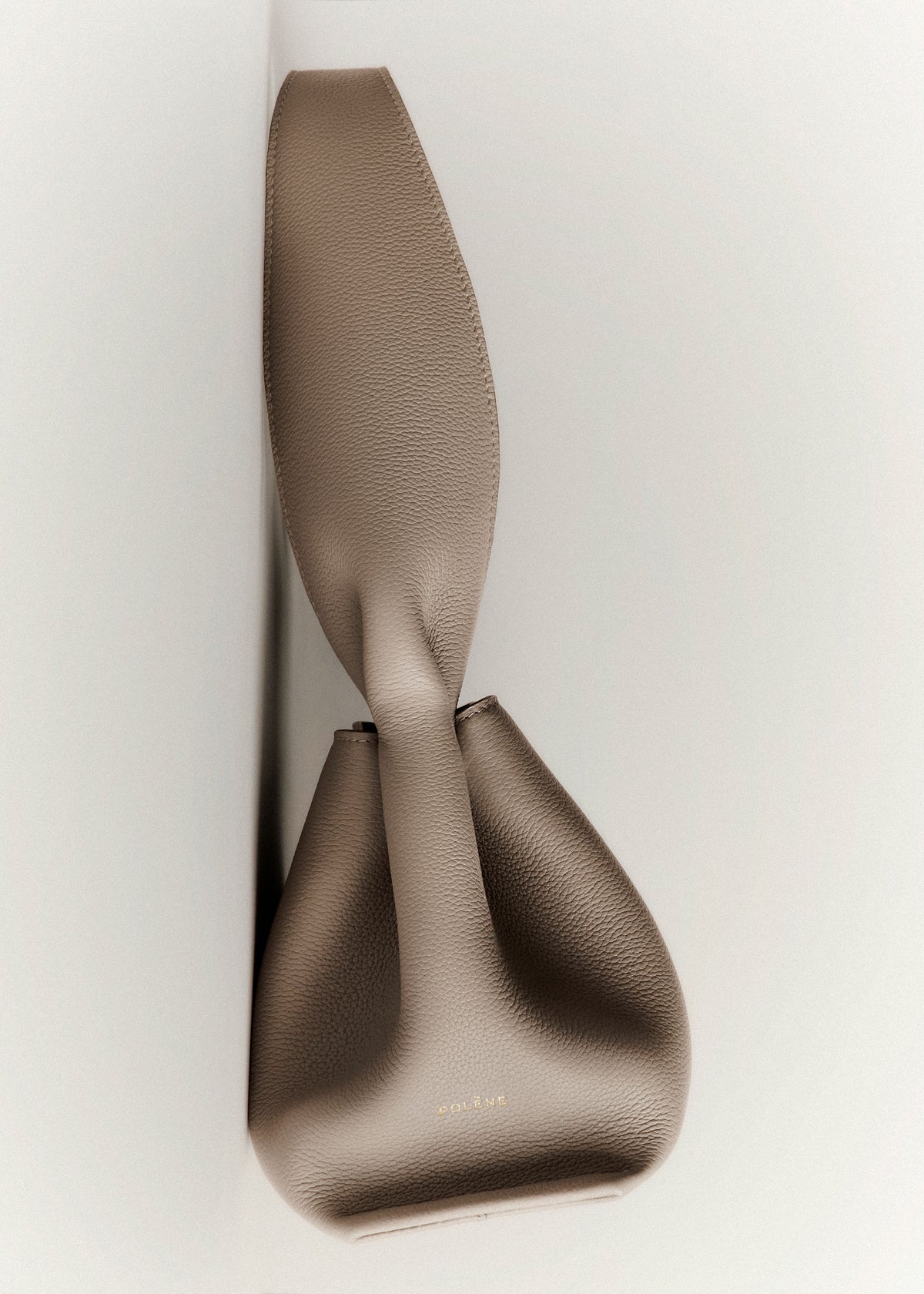 Polene Numéro Neuf East West
EDITION TEXTURED Taupe