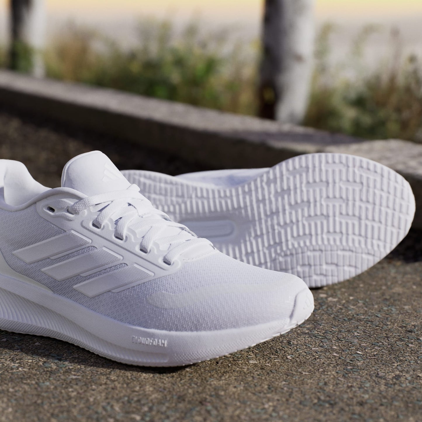 ADIDAS RUNFALCON 5 RUNNING SHOE SIZE 39.5 in cloud white