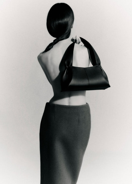 Polene Numéro Neuf East West
EDITION TEXTURED BLACK