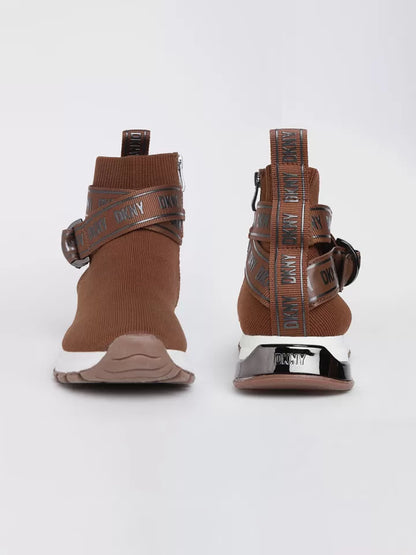 DKNY Miley Slip On Sneakers in brown 7.5M