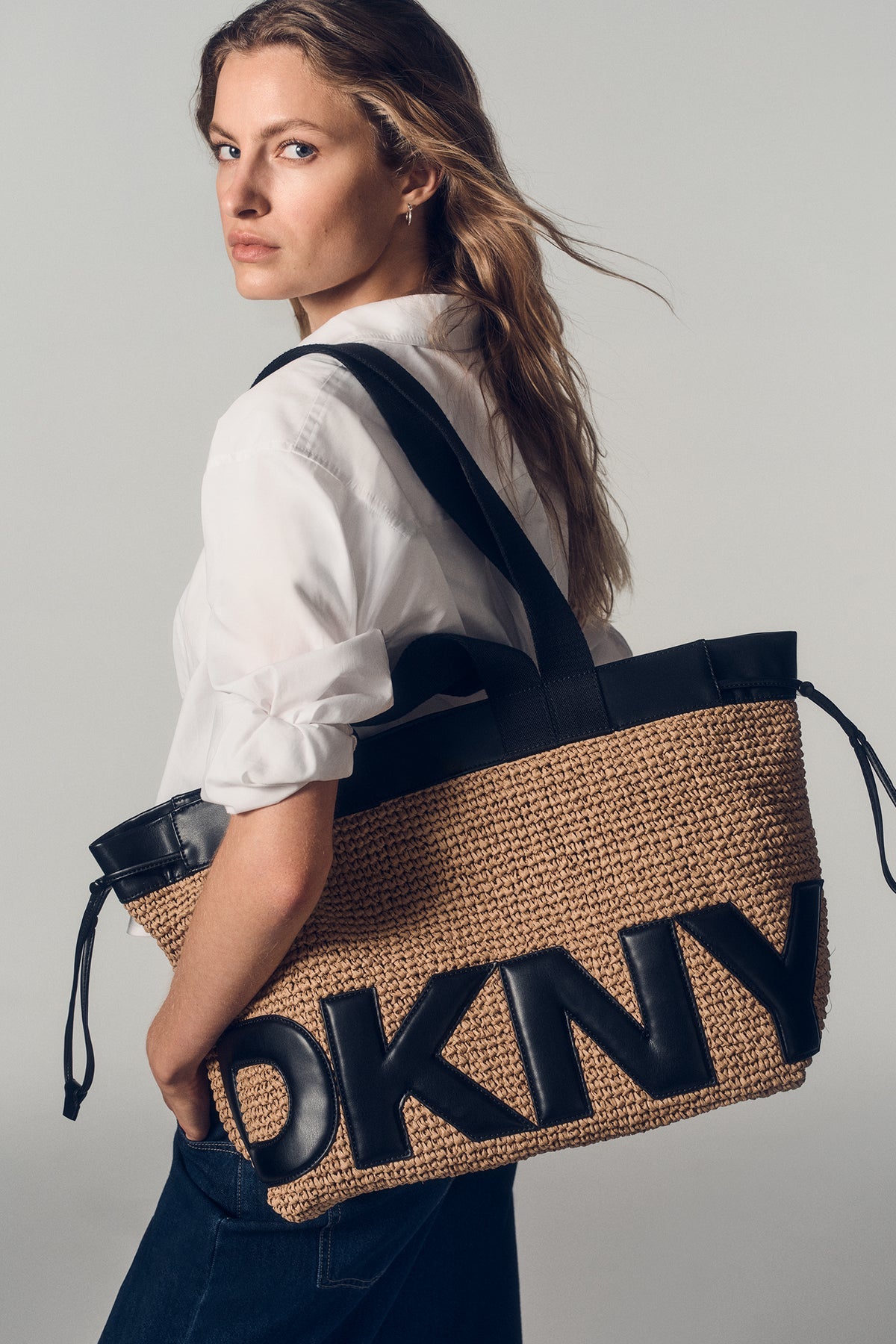 DKNY BARDOT RAFFIA LOGO TOTE