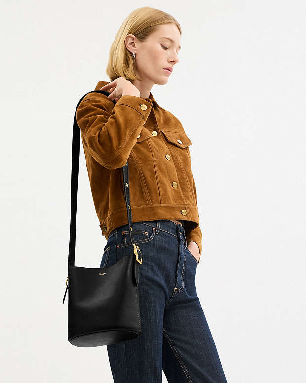 Coach Bleecker Bucket Bag 21 in black