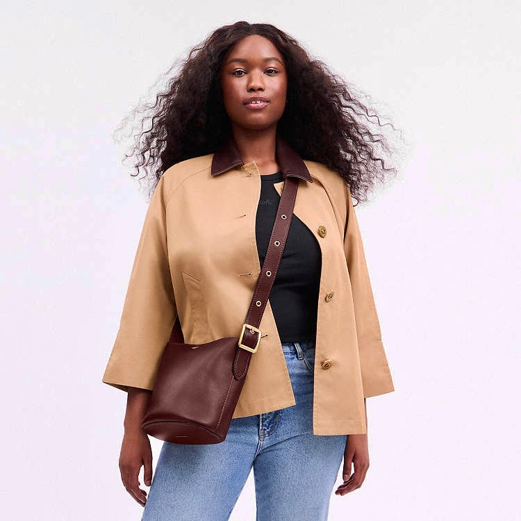 Coach Bleecker Bucket Bag 21 in burgundy