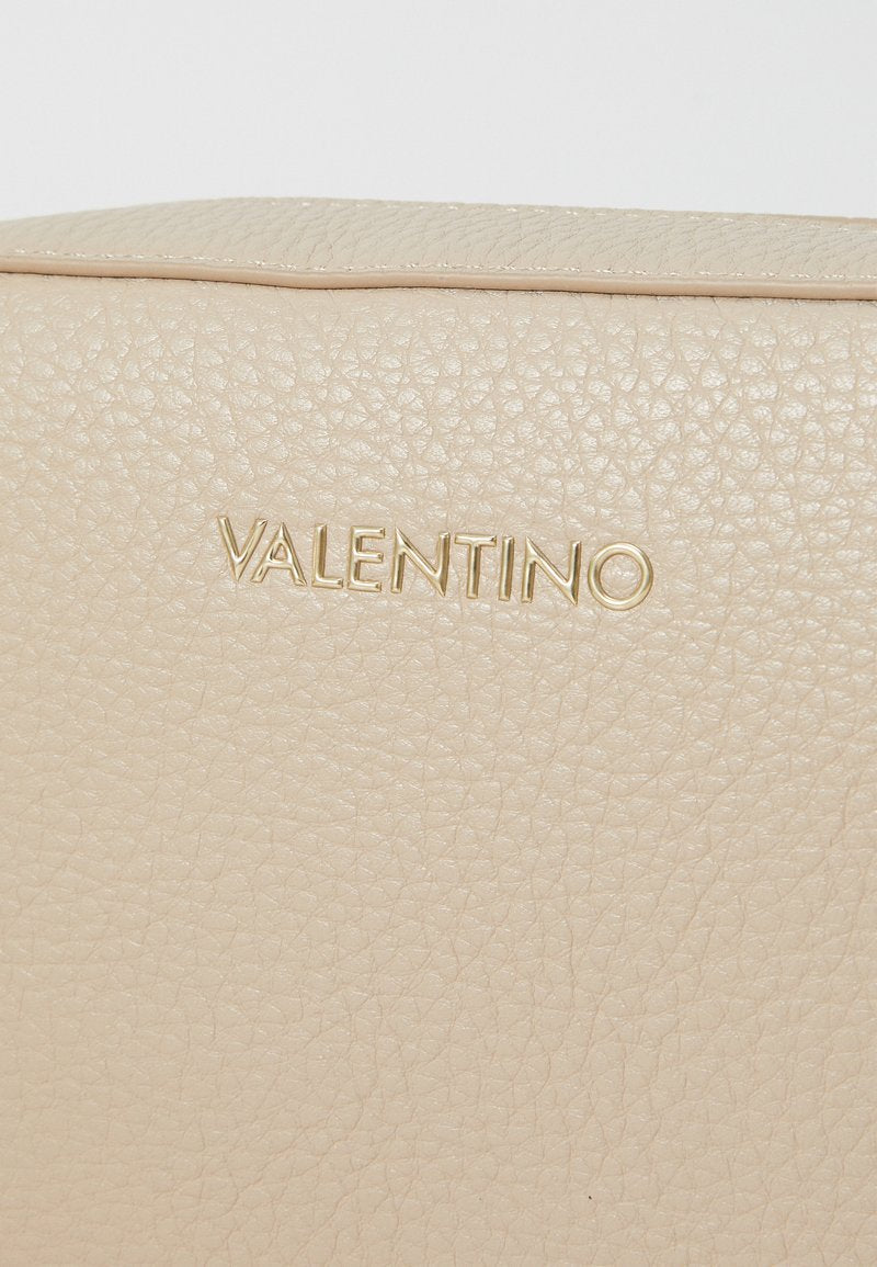 Valentino Bags
FALL - Cross body bag - ecru
