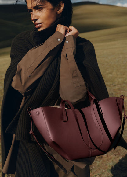 Polene Cyme Mini
EDITION TEXTURED BLACK CHERRY