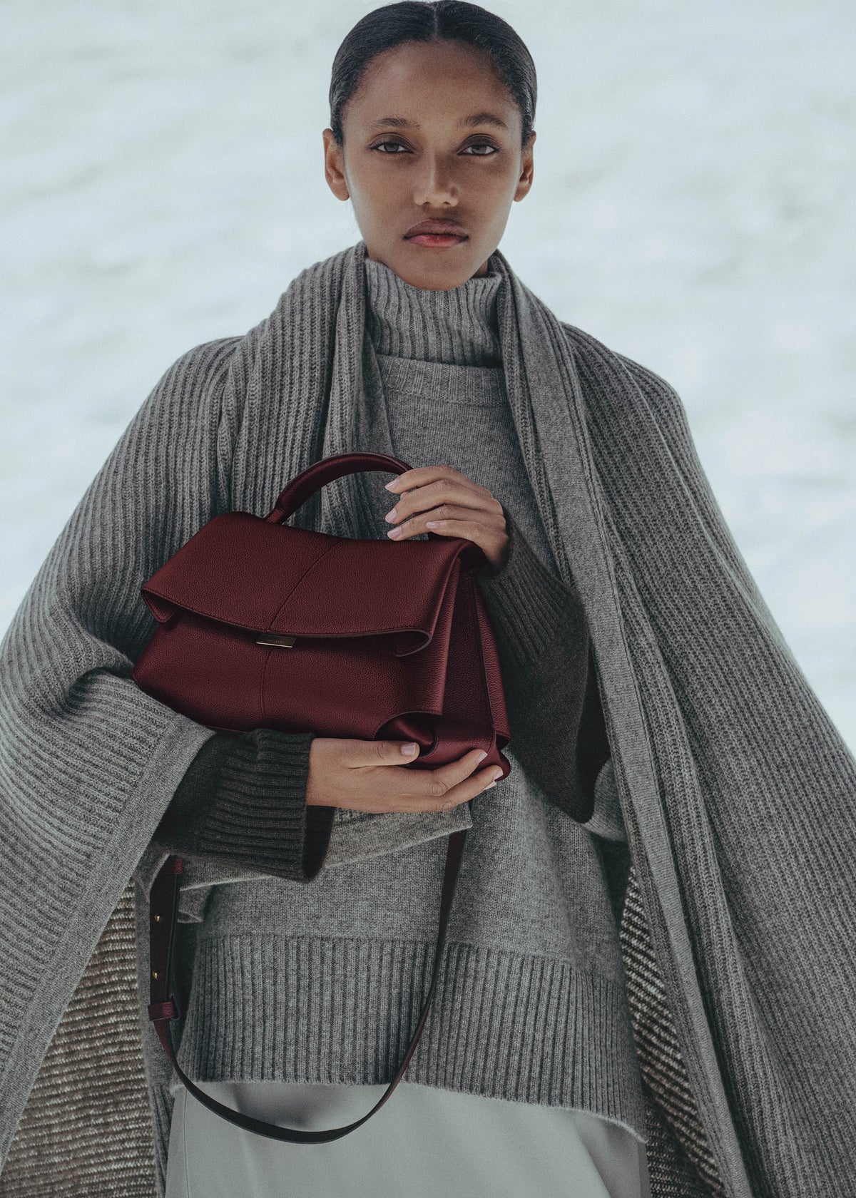 Polene Mokki
EDITION TEXTURED BLACK CHERRY