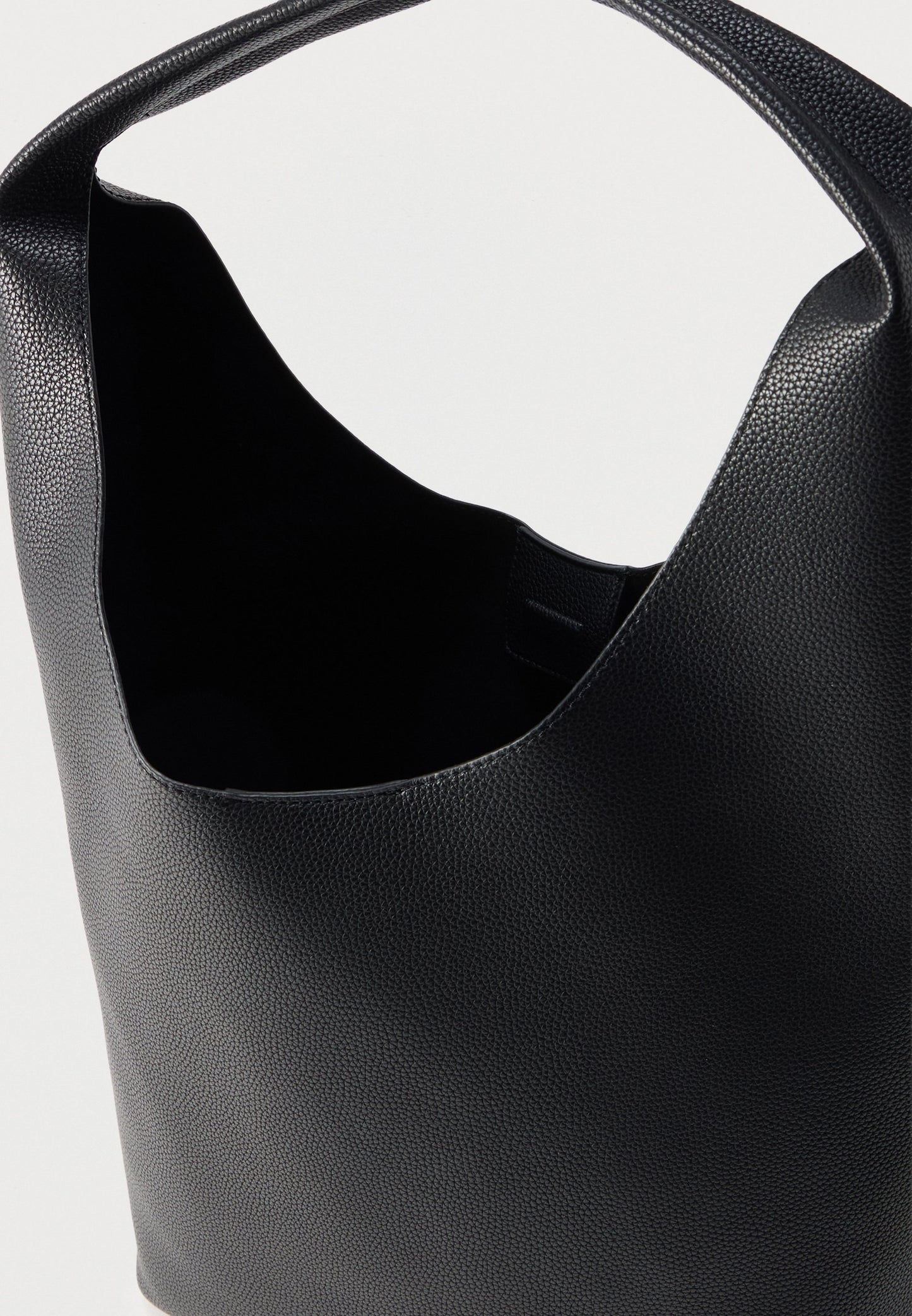 CALVIN KLEIN SLOUCHY PEBBLE MEDIUM - Tote bag - black