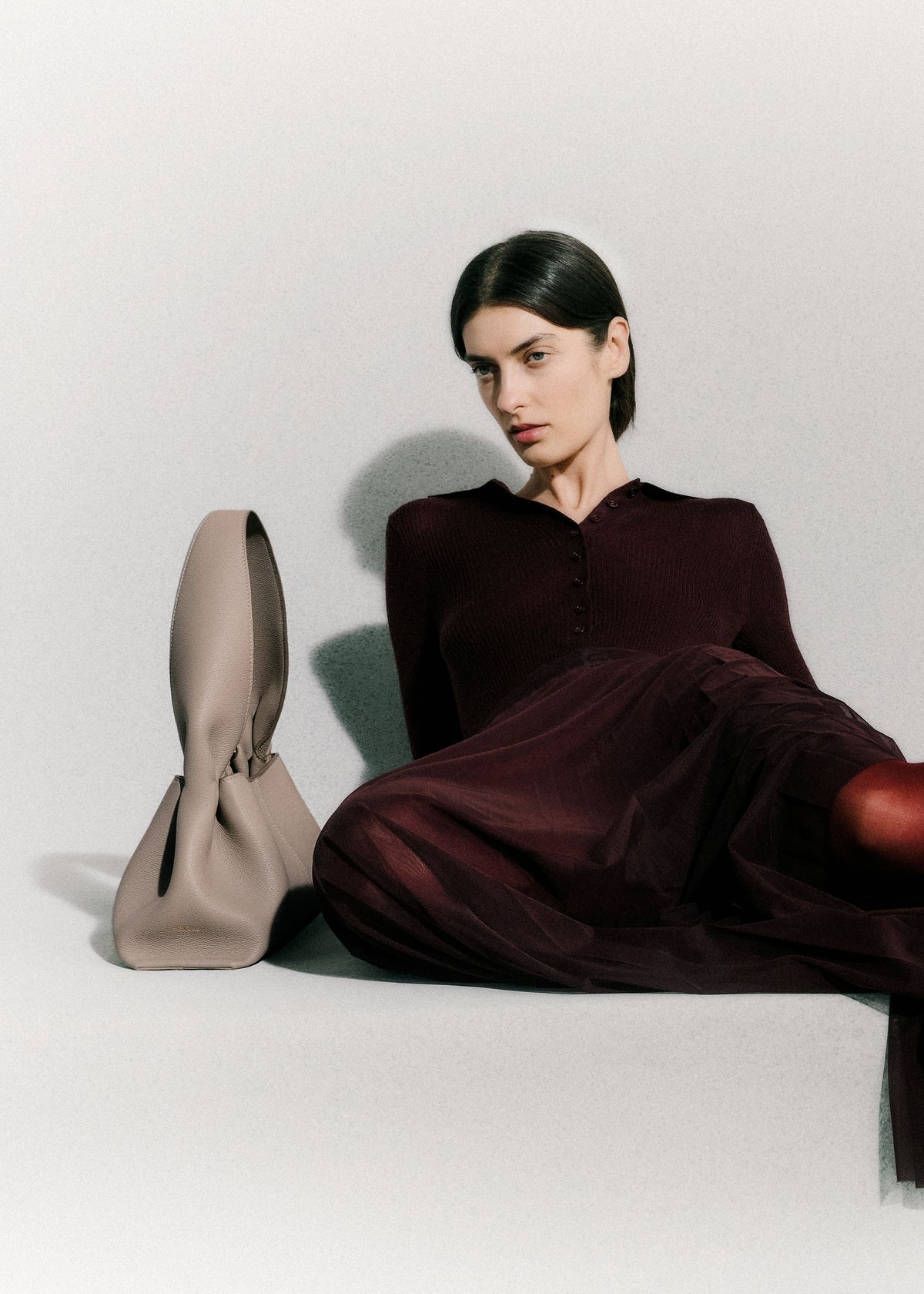 Polene Numéro Neuf East West
EDITION TEXTURED Taupe