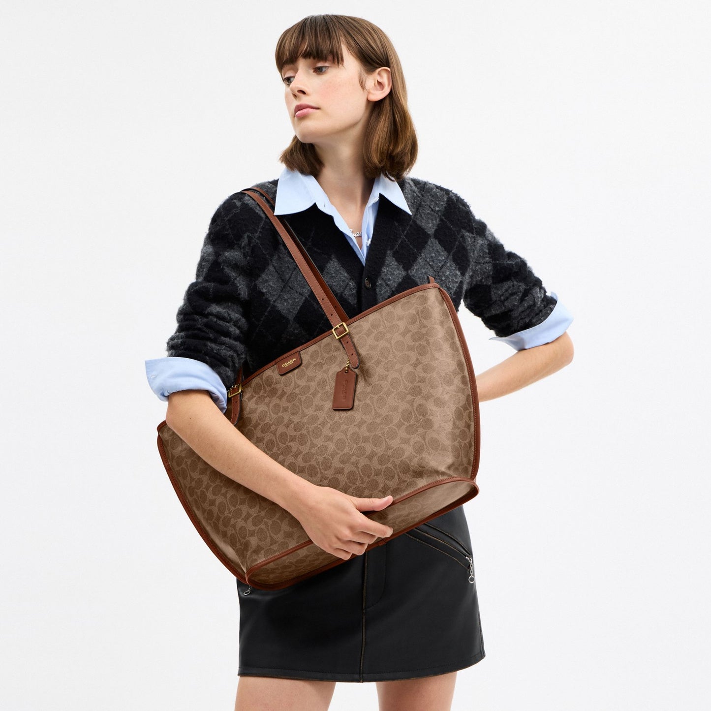 Coach Taxi Tote Bag In Signature Canvas in tan sable