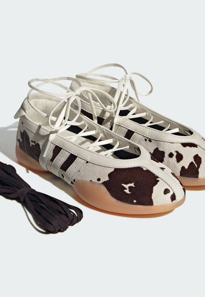 Adidas TAEKWONDO MEI BALLERINA - Ankle cuff ballet pumps - aurora coffee ftwr white gum size 39