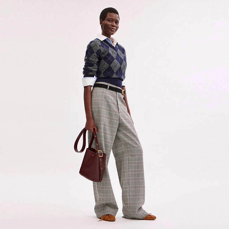 Coach Bleecker Bucket Bag 21 in burgundy