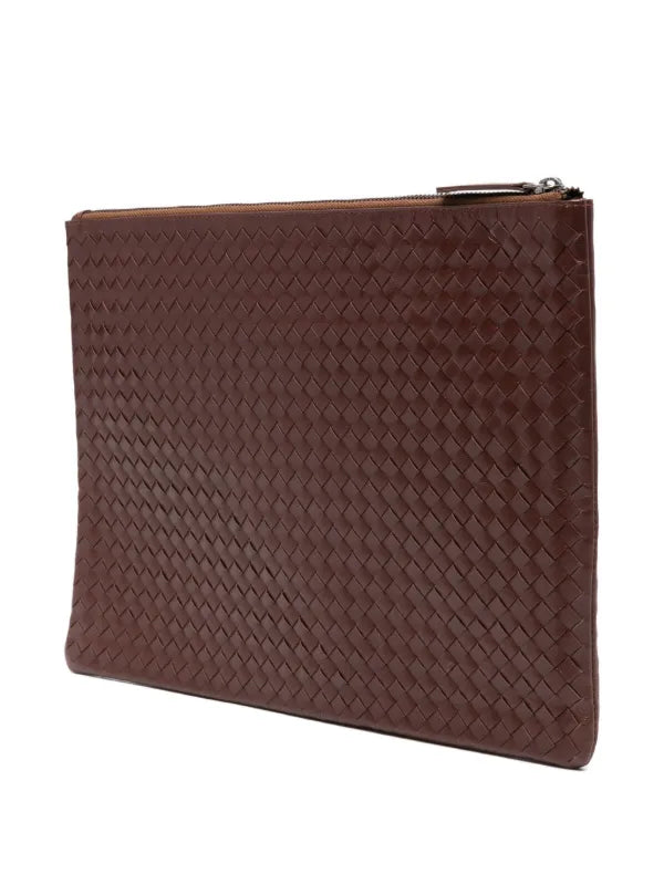 DRAGON DIFFUSION
A4 woven clutch bag in brown