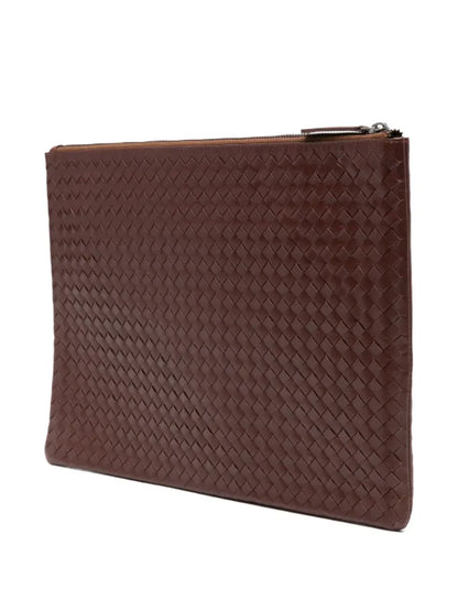 DRAGON DIFFUSION
A4 woven clutch bag in brown