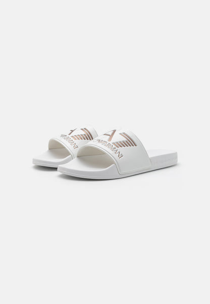 EA7 Emporio Armani
UNISEX - Pool slides - white/rose