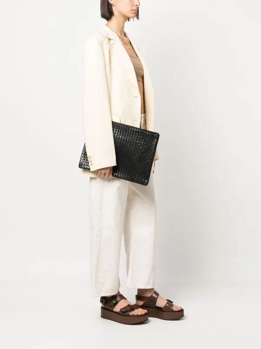 DRAGON DIFFUSION
A4 woven clutch bag in black
