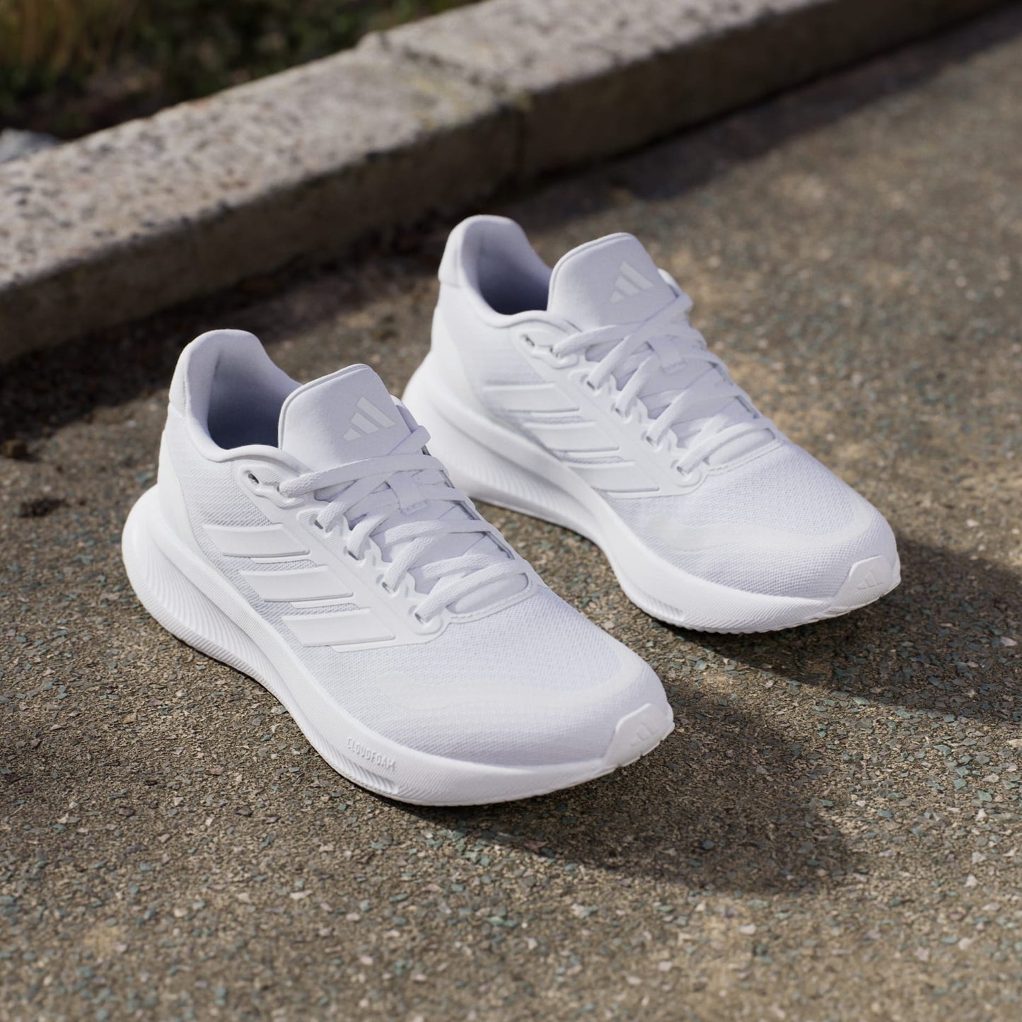 ADIDAS RUNFALCON 5 RUNNING SHOE SIZE 39.5 in cloud white
