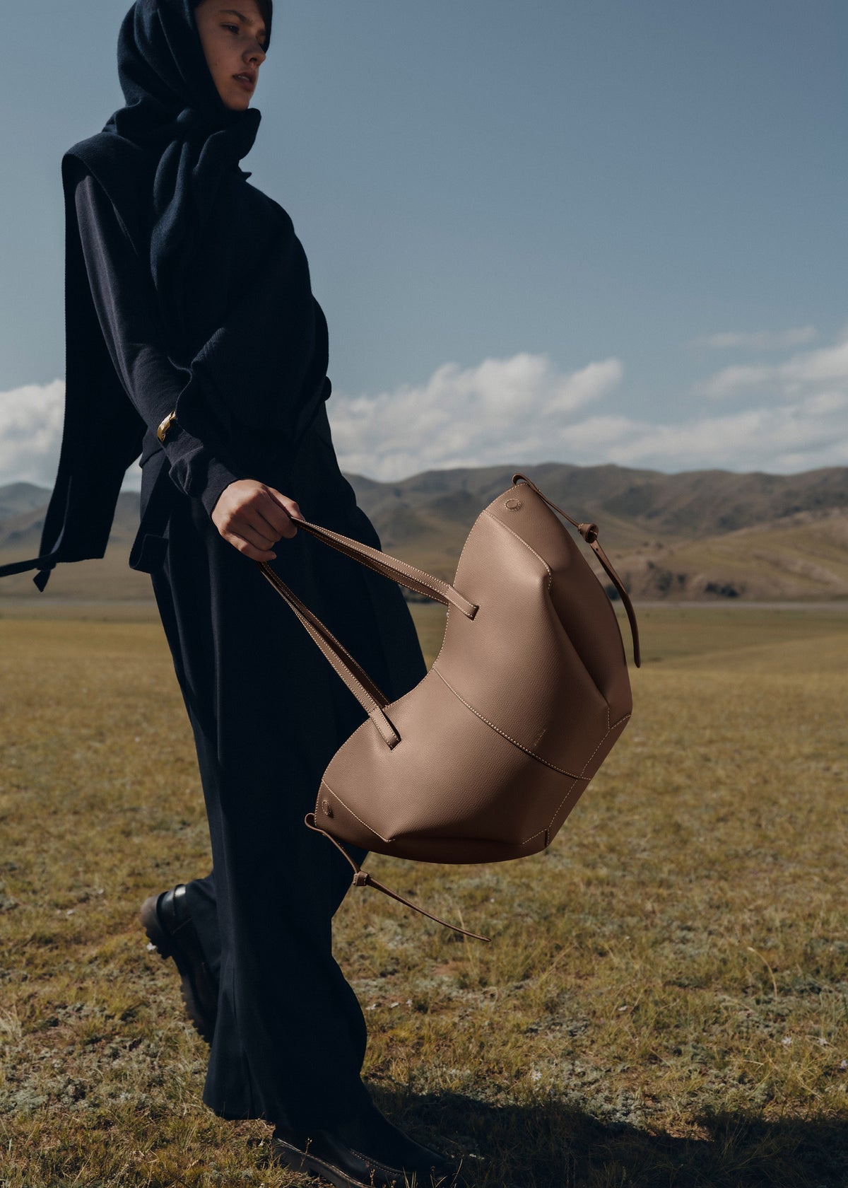 Polene Cyme Mini
EDITION TEXTURED ROOT