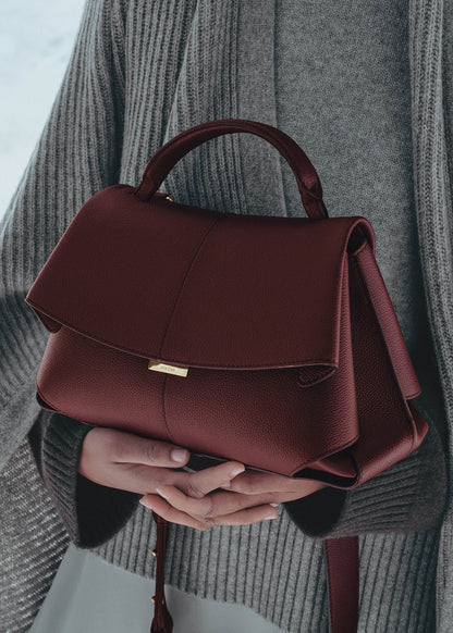 Polene Mokki
EDITION TEXTURED BLACK CHERRY