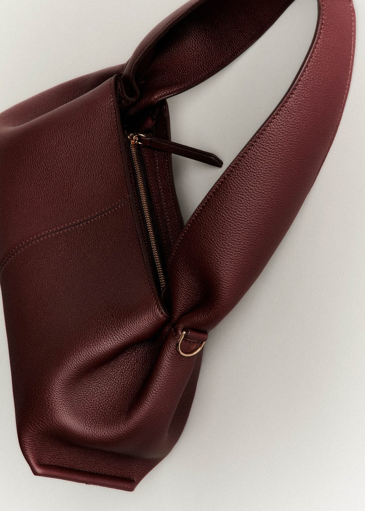 Polene Numéro Neuf East West
EDITION TEXTURED Black cherry