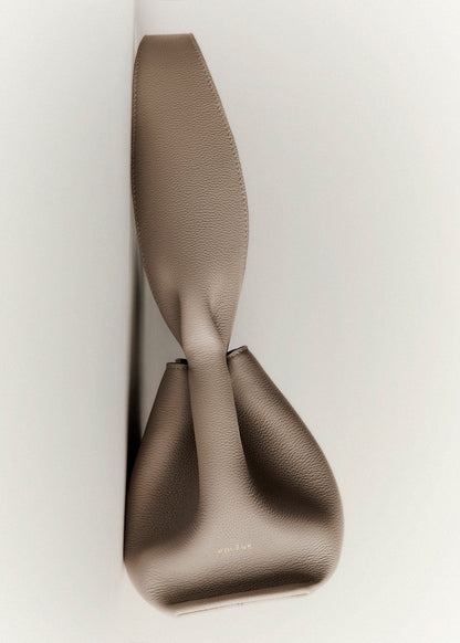 Polene Numéro Neuf East West
EDITION TEXTURED Taupe