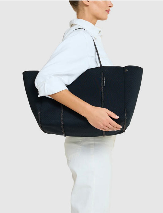 State of Escape™ tote in black / saddle (dual tone) in large