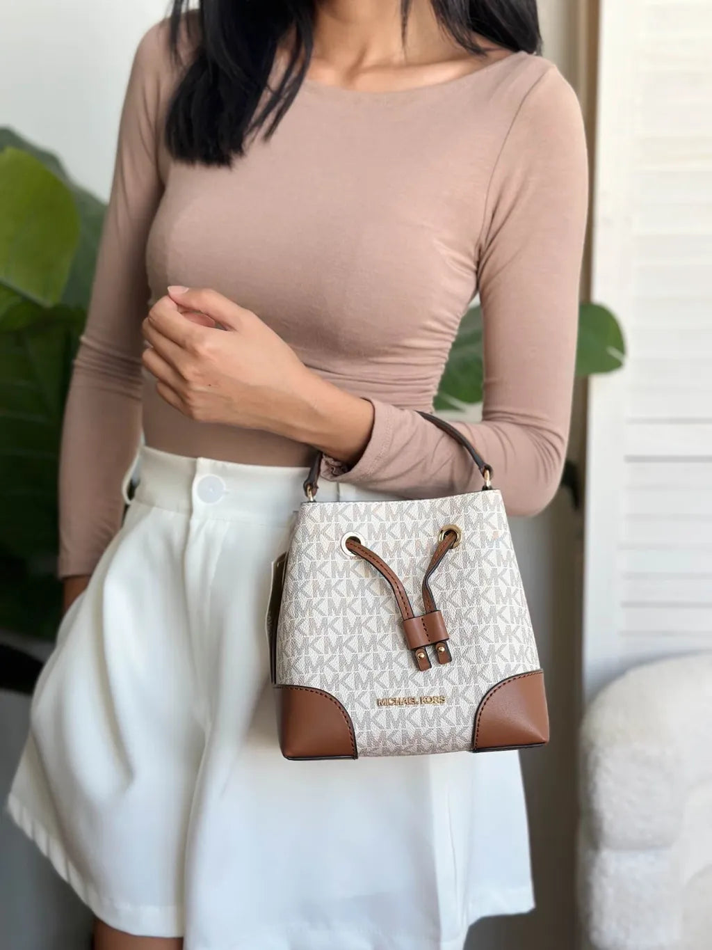 Michael Kors Mercer Small Vanilla Signature Leather Bucket Crossbody Bag
