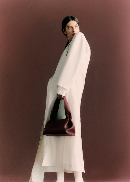 Polene Numéro Neuf East West
EDITION TEXTURED Black cherry