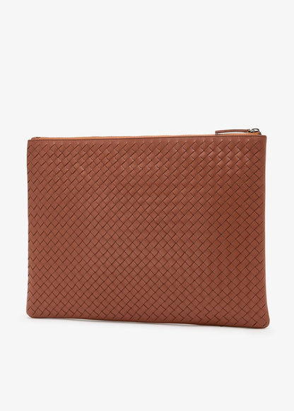 DRAGON DIFFUSION
A4 woven clutch bag in light brown