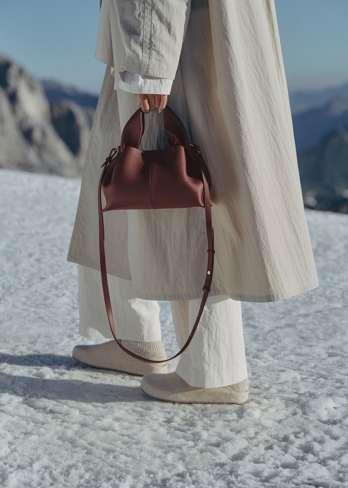 Polene Numéro Neuf Mini
EDITION TEXTURED BLACK CHERRY